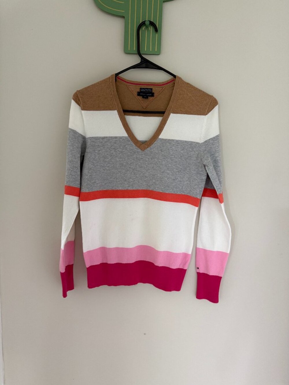 Tommy Hilfiger Colorblock Sweater – Size Small
